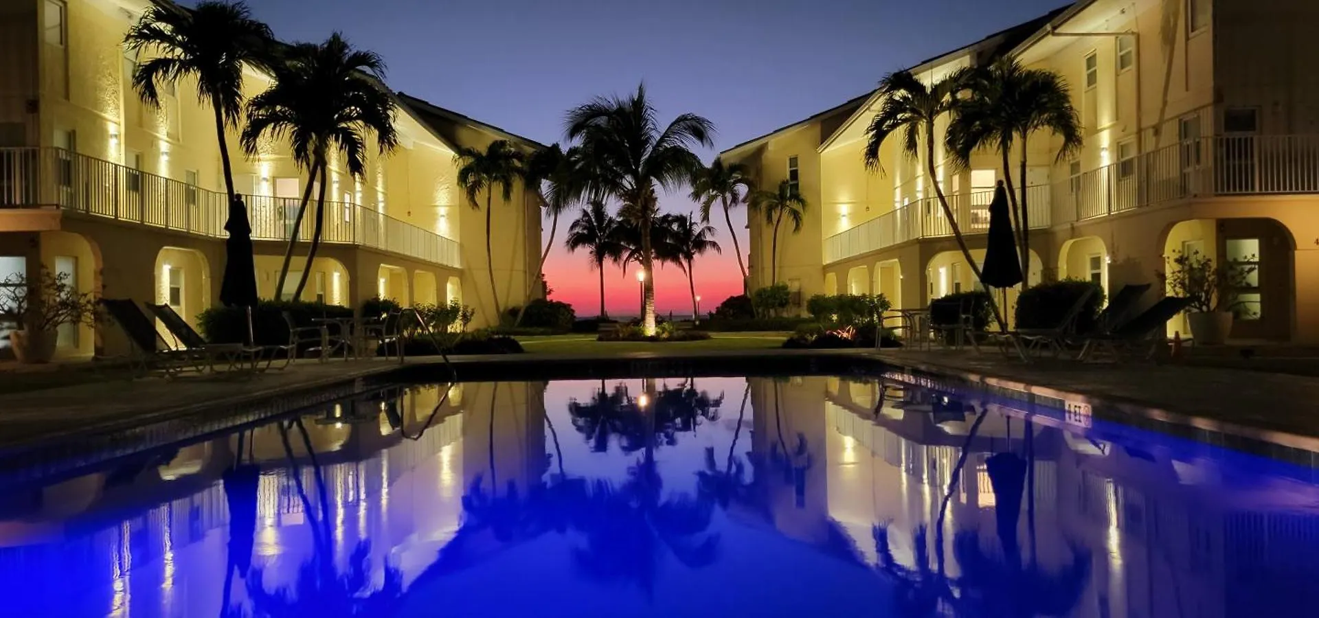 Cayman Reef Resort 7-Mile Beach 乔治城 公寓